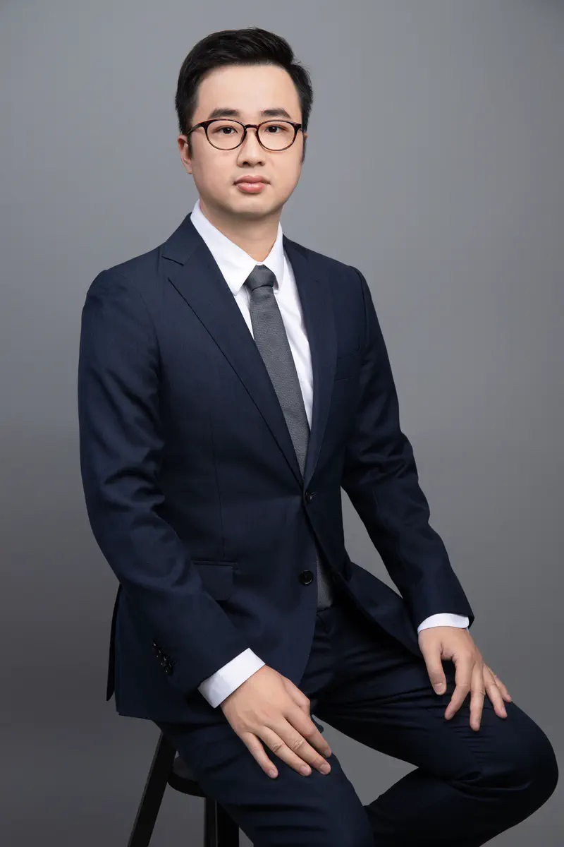 Yujun Xie